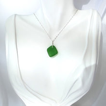 Load image into Gallery viewer, Emerald Green Seaglass Necklace