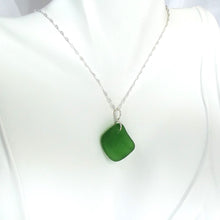 Load image into Gallery viewer, Emerald Green Seaglass Necklace