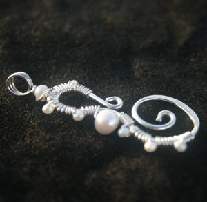 Seahorse - Sterling & Pearls (Medium)