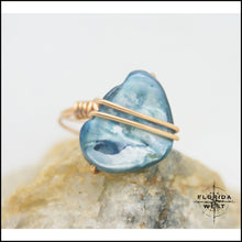 Load image into Gallery viewer, Copper and Shell Handmade Ring - Jewelry Hand Made